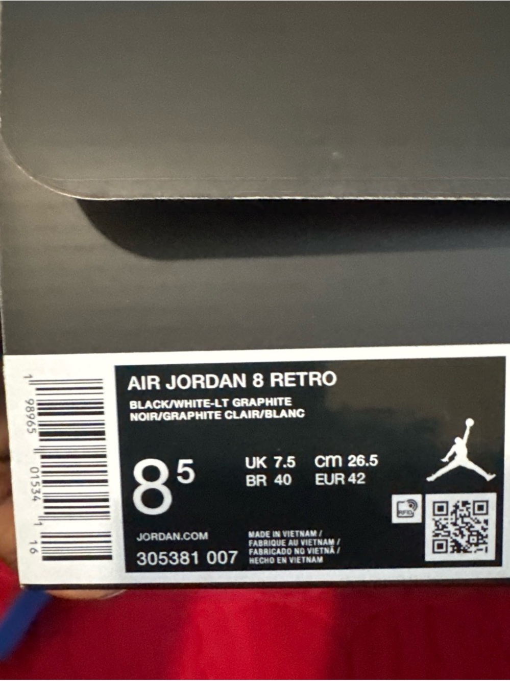 Label showing shoe box (Air Jordan)